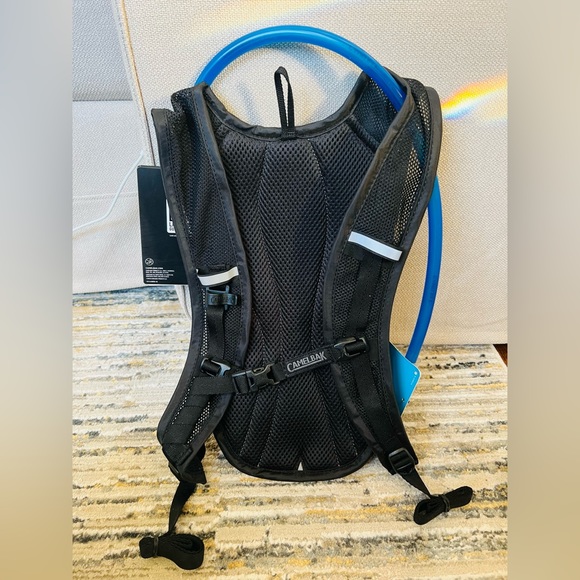 New!! CamelBak HydroBak Hydration Pack, Black - Picture 4 of 7